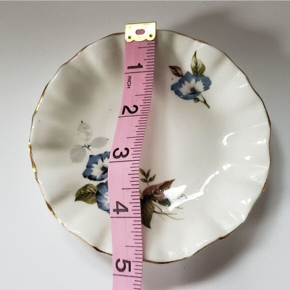 Royal Dover Bone China Creamer & Saucer - Picture 7 of 8